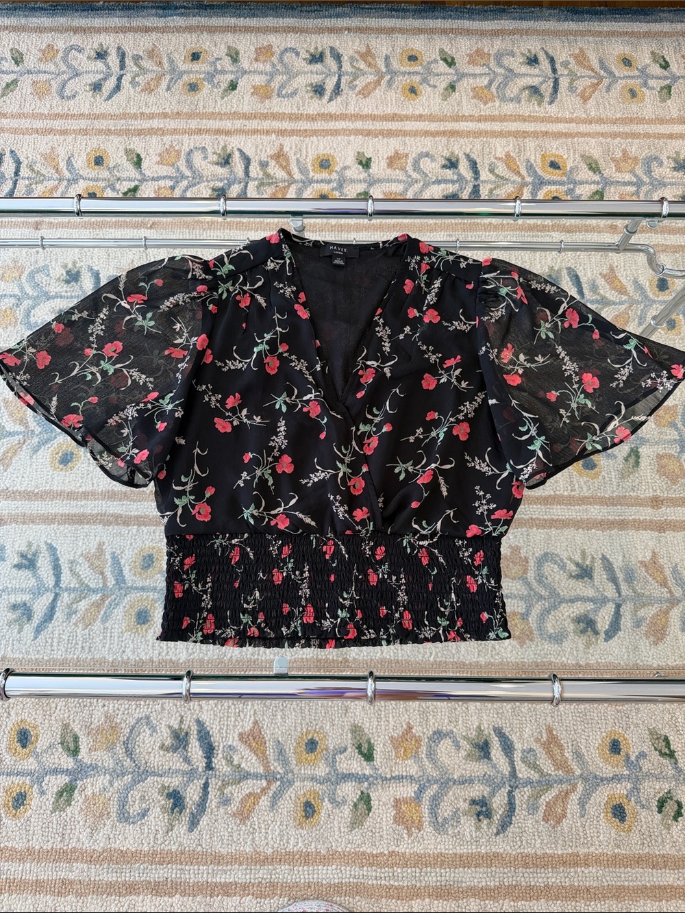 Black Floral Puff-Sleeve Smocked Crop Top - Red Floral